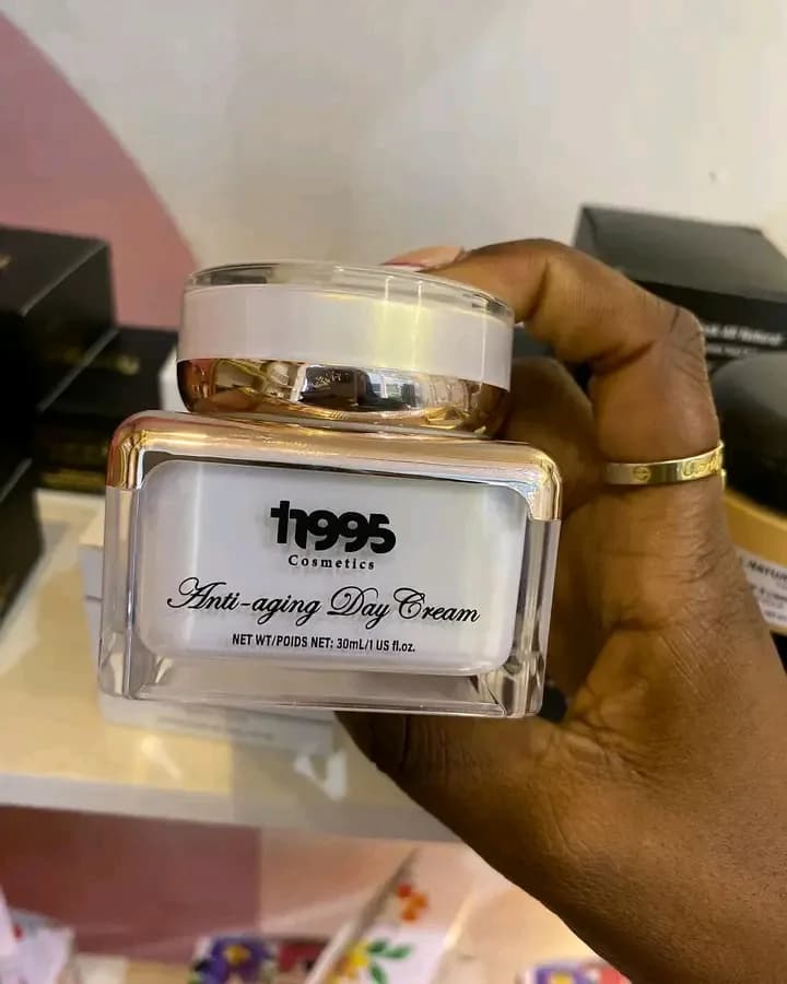 Crème de visage et base avant maquillage — photo 2