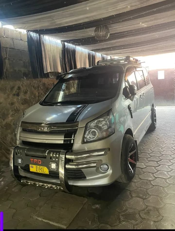 Toyota Noah 2014 location