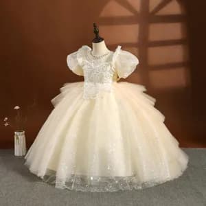 Robe fille petite