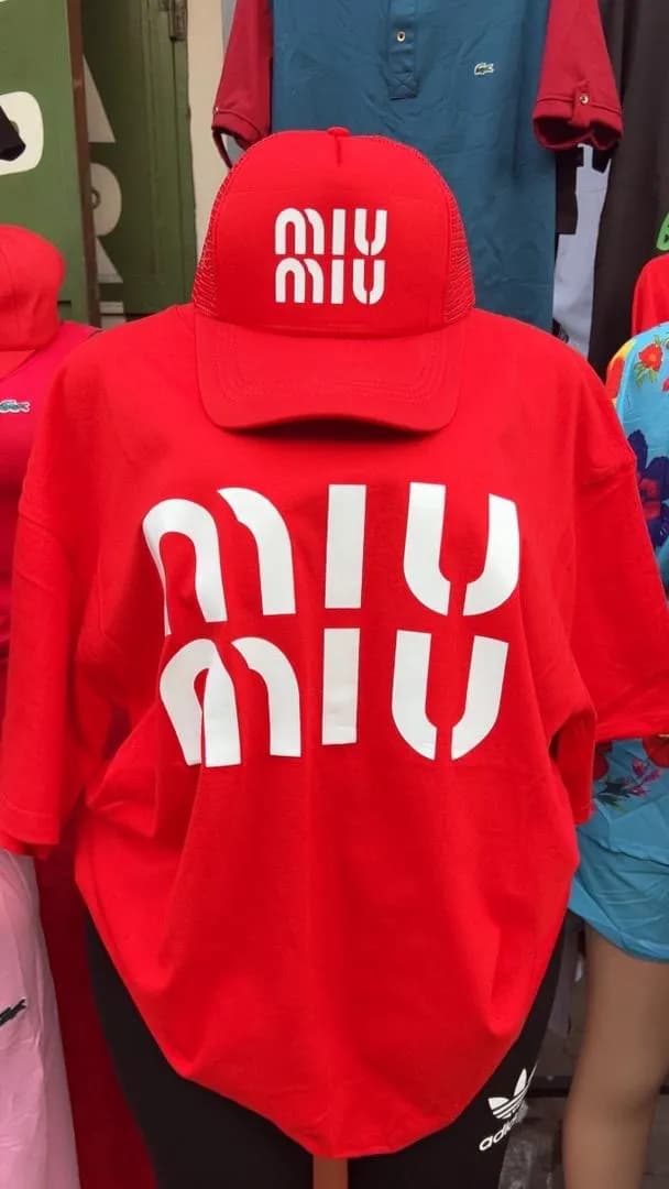 T-shirt + chapeau — photo 2