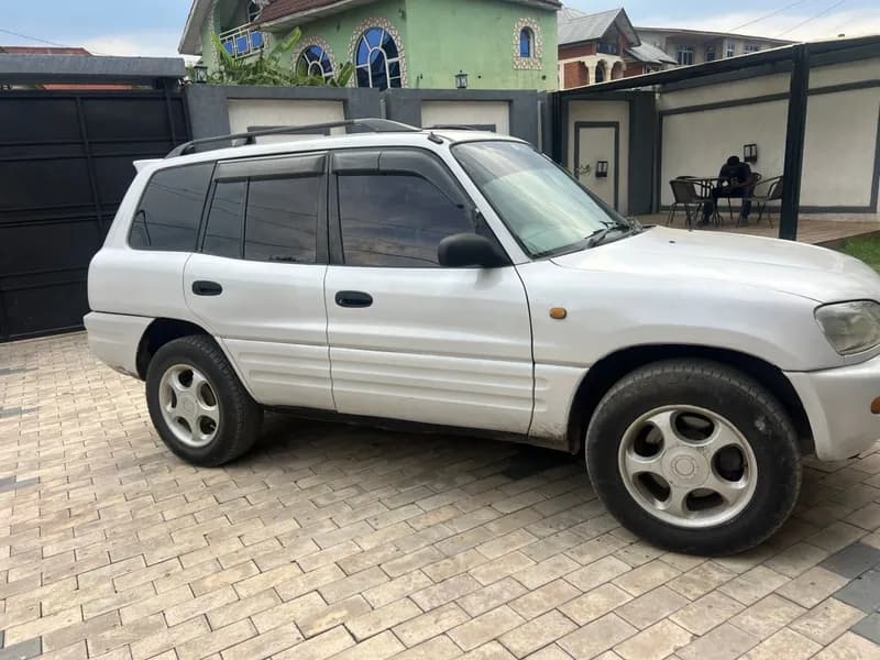 TOYOTA Rav4 ancien model