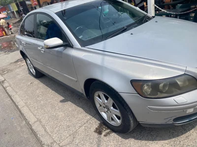 Voiture VOLVO — photo 2