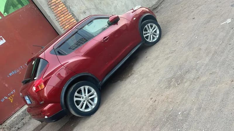 Nissan JUKE rouge — photo 2