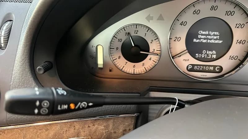 VOITURE — photo 9