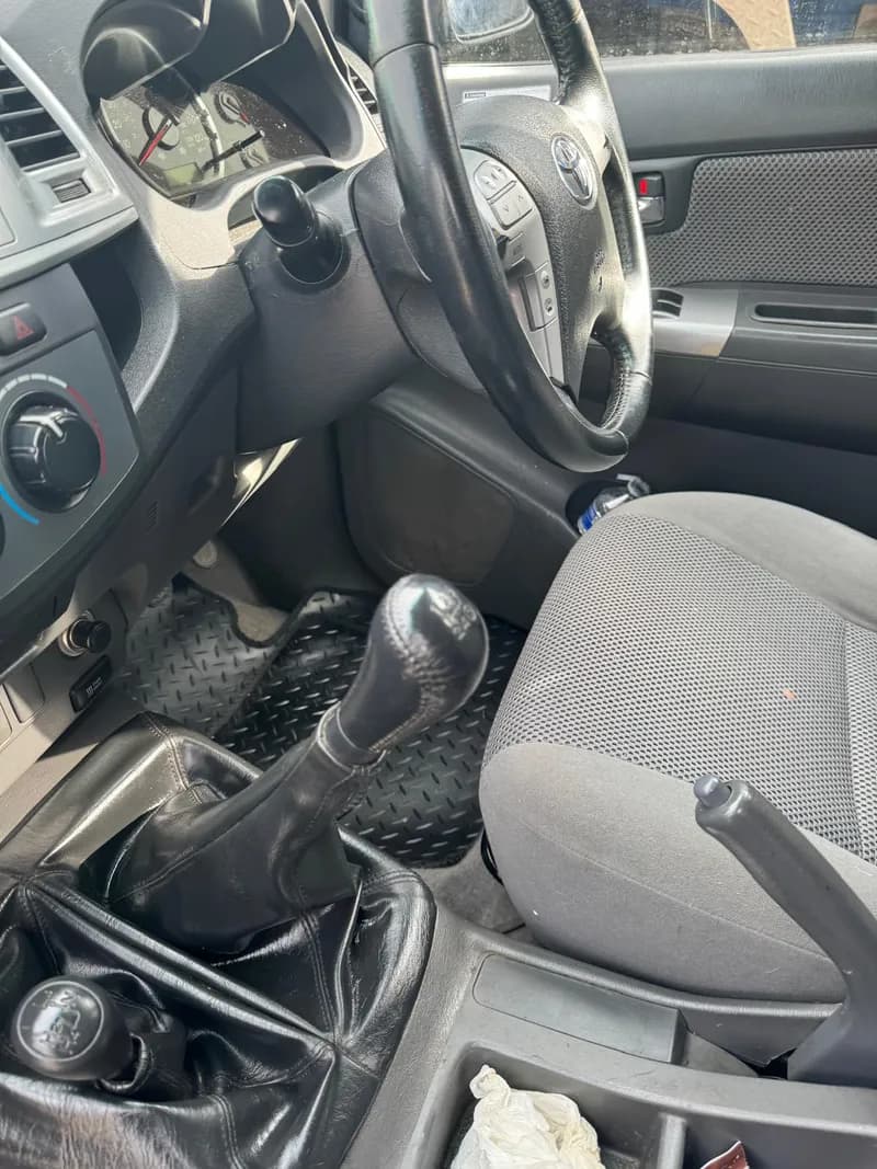 Hilux vigo — photo 5
